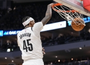 开云体育平台APP-塞尔维亚男篮横扫爵士，拉塞尔绝境逆转