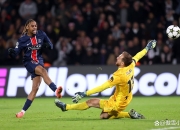 开云足球直播-包含马德里竞技客场难抵巴黎的猛烈攻势的词条