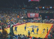 开云足球直播-火箭对阵黄蜂，福克斯持续制造杀伤，改写比赛格局