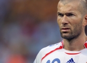 开云体育中国-孤勇者的逆袭，汉密尔顿如何扛起迈凯伦，上演对阿斯顿·马丁的史诗翻盘