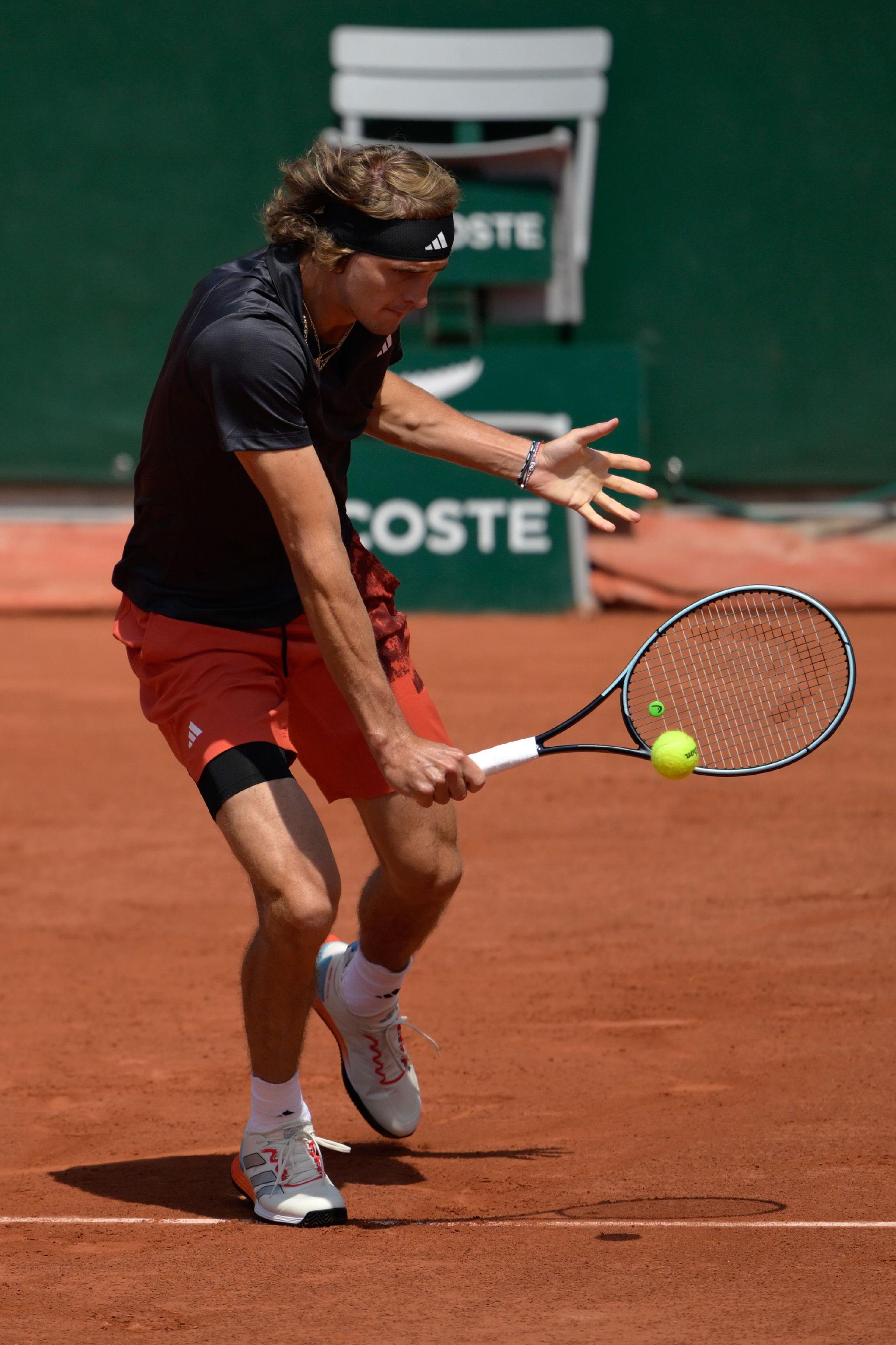 美国网球队力克英国网球队,兹维列夫高光表现的简单介绍 美国网球队力克英国网球队,兹维列夫高光表现的简单介绍