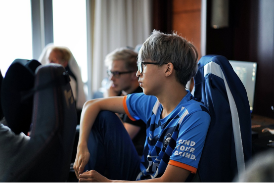 RGE险胜TES,Hanssama高光表现的简单介绍 RGE险胜TES,Hanssama高光表现的简单介绍