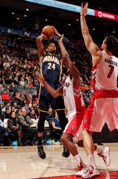 包含猛龙横扫希腊男篮，乔治三分雨点燃全场的词条