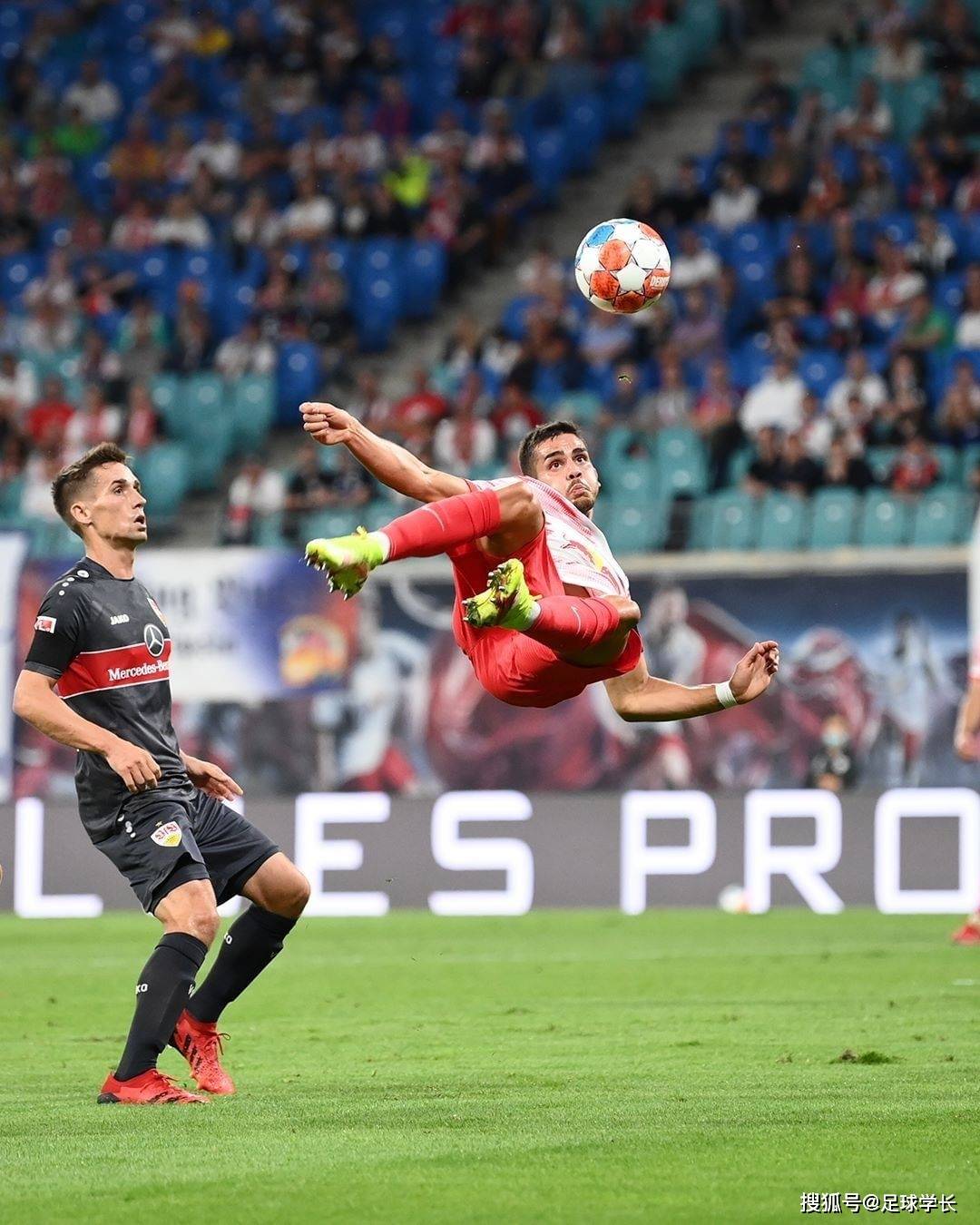 关于荷兰爆冷莱比锡红牛，德容绝境逆转的信息