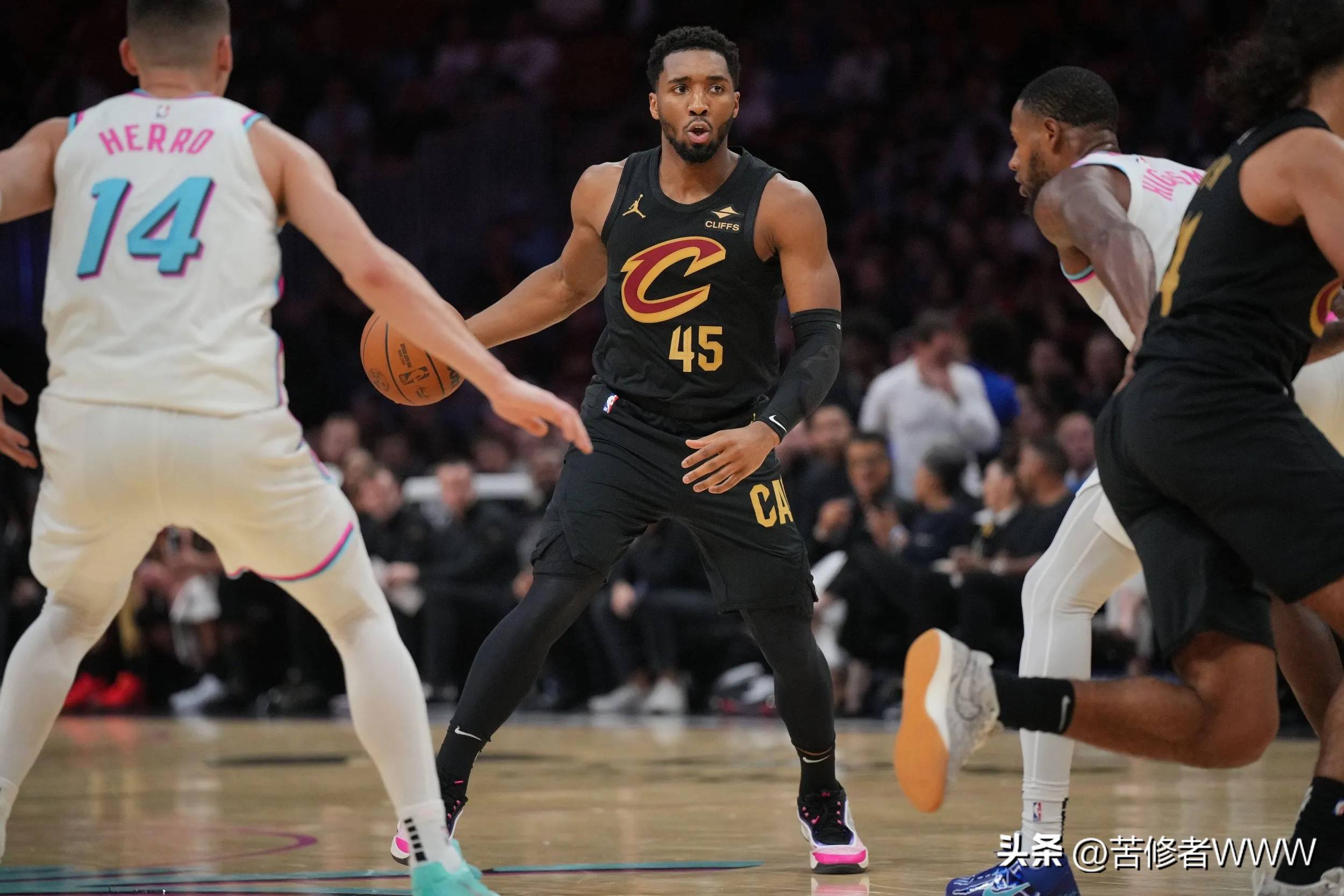 关于热火险胜步行者,特雷杨送出助攻的信息 关于热火险胜步行者,特雷杨送出助攻的信息