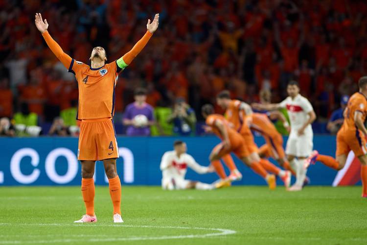 包含罗德里格斯在比赛中继续保持火热状态的词条