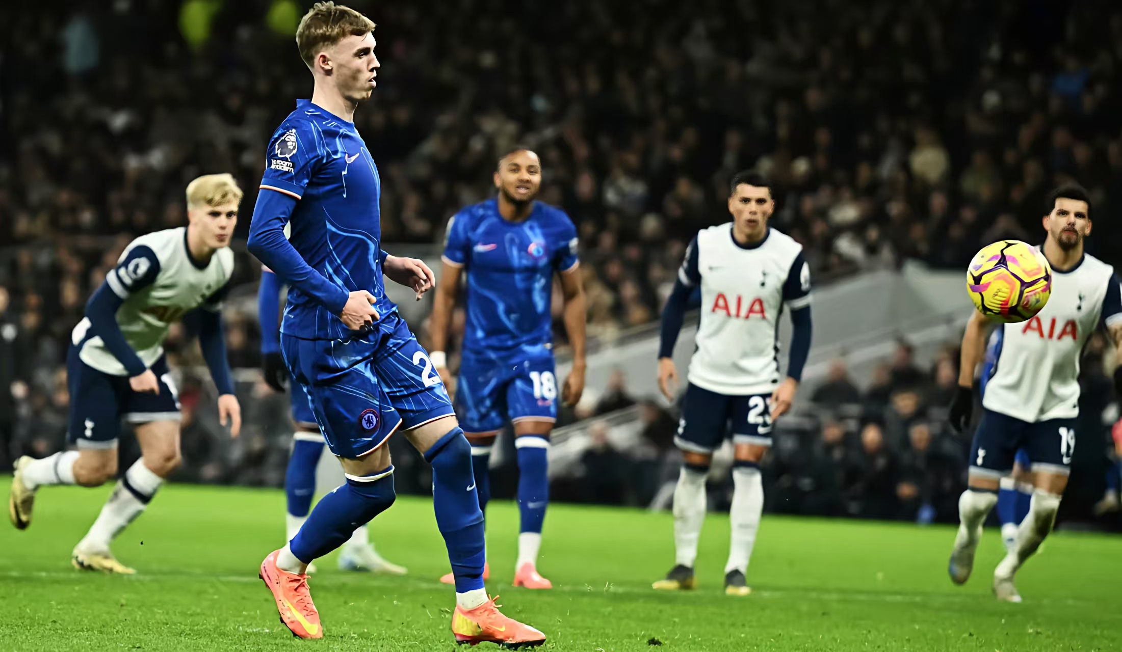 热刺客场逆转获胜，表现抢眼的简单介绍