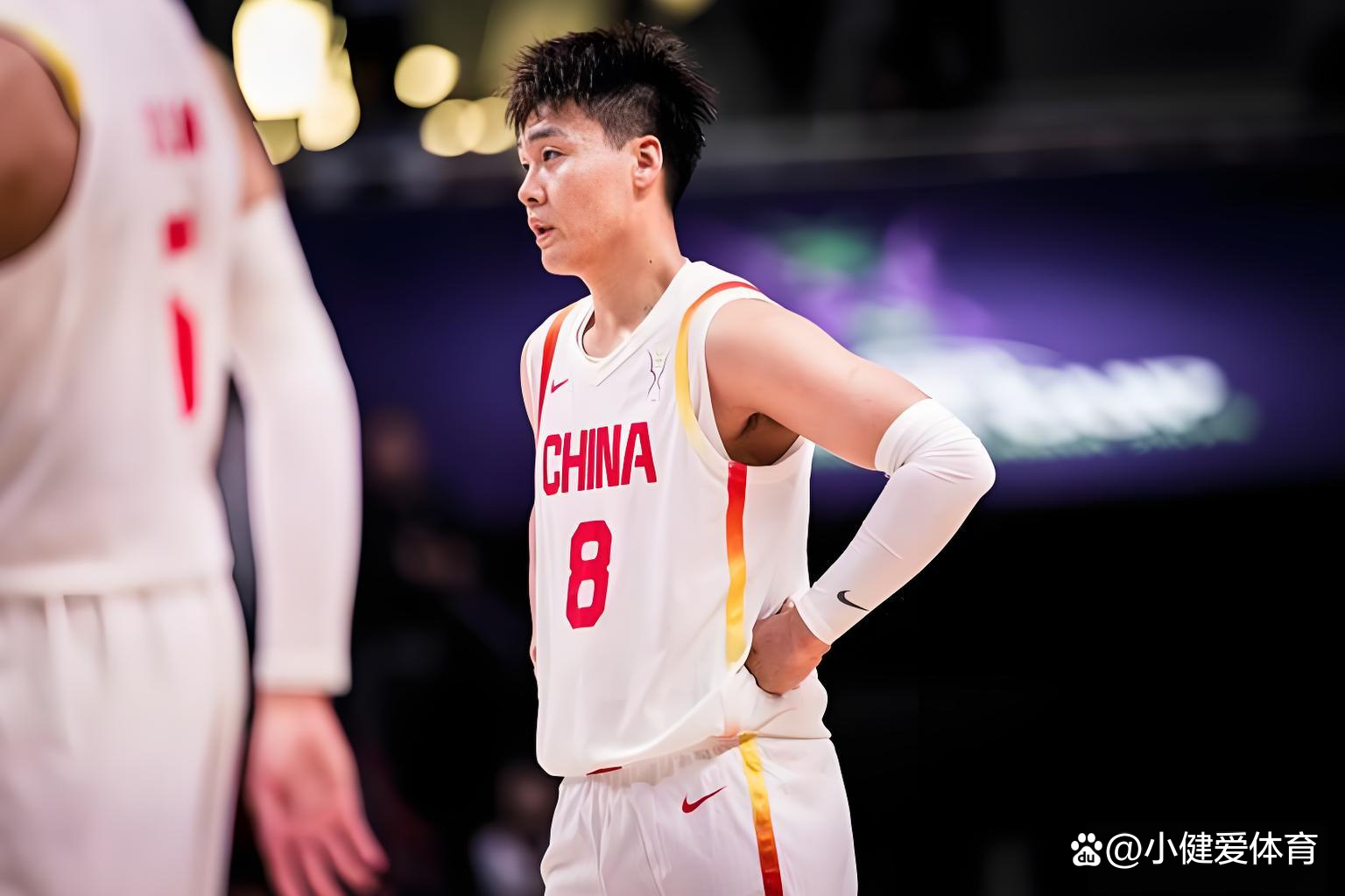 亚洲新生代篮球明星崭露头角，备受球迷关注的简单介绍