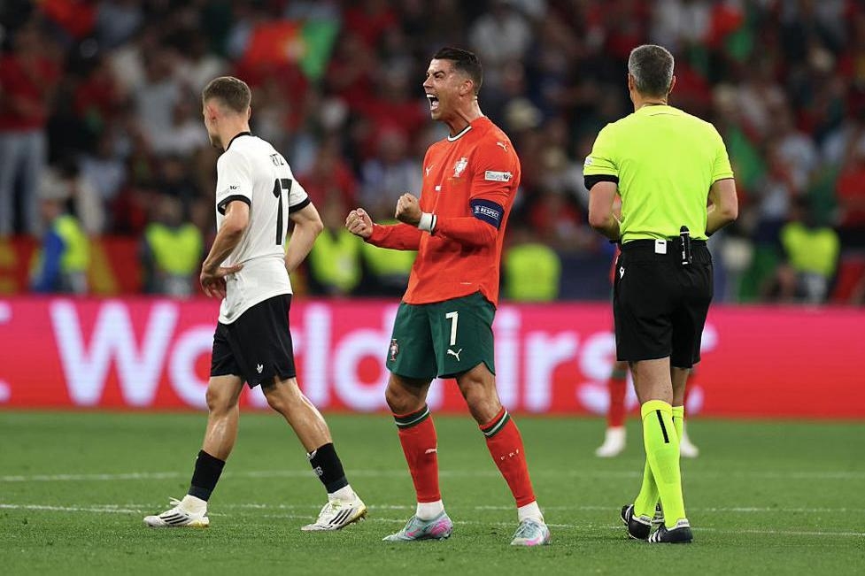 塞尔维亚不敌葡萄牙，欧洲预选赛首轮落败的简单介绍