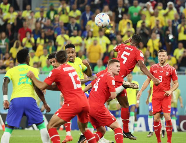 包含瑞士队在比赛中取得惊人表现的词条