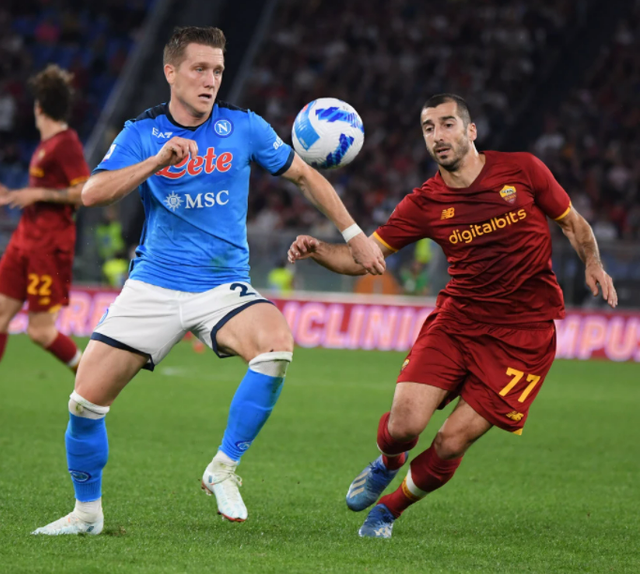 包含欧预赛强强对话，球员技艺高下立见的词条