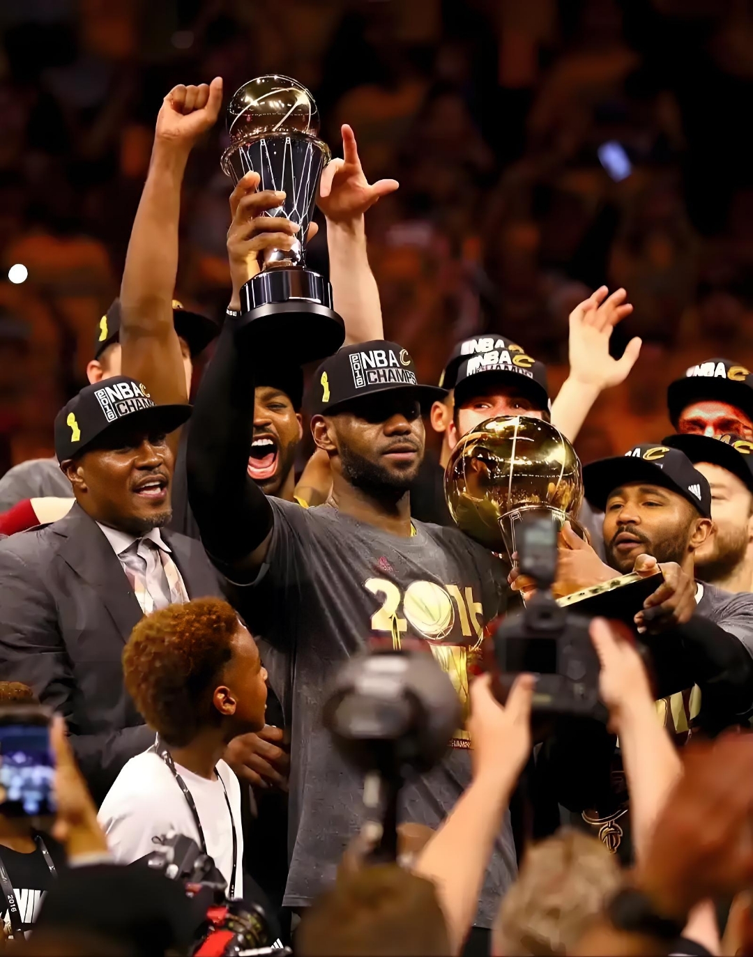 包含美国男篮再次称霸世界，成功卫冕冠军的词条