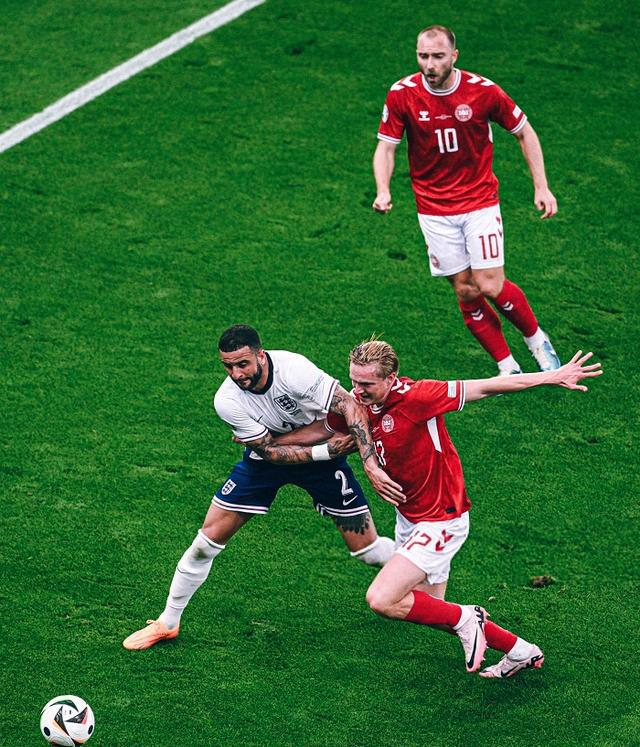 跌宕起伏，英格兰对决德国以平局收场的简单介绍