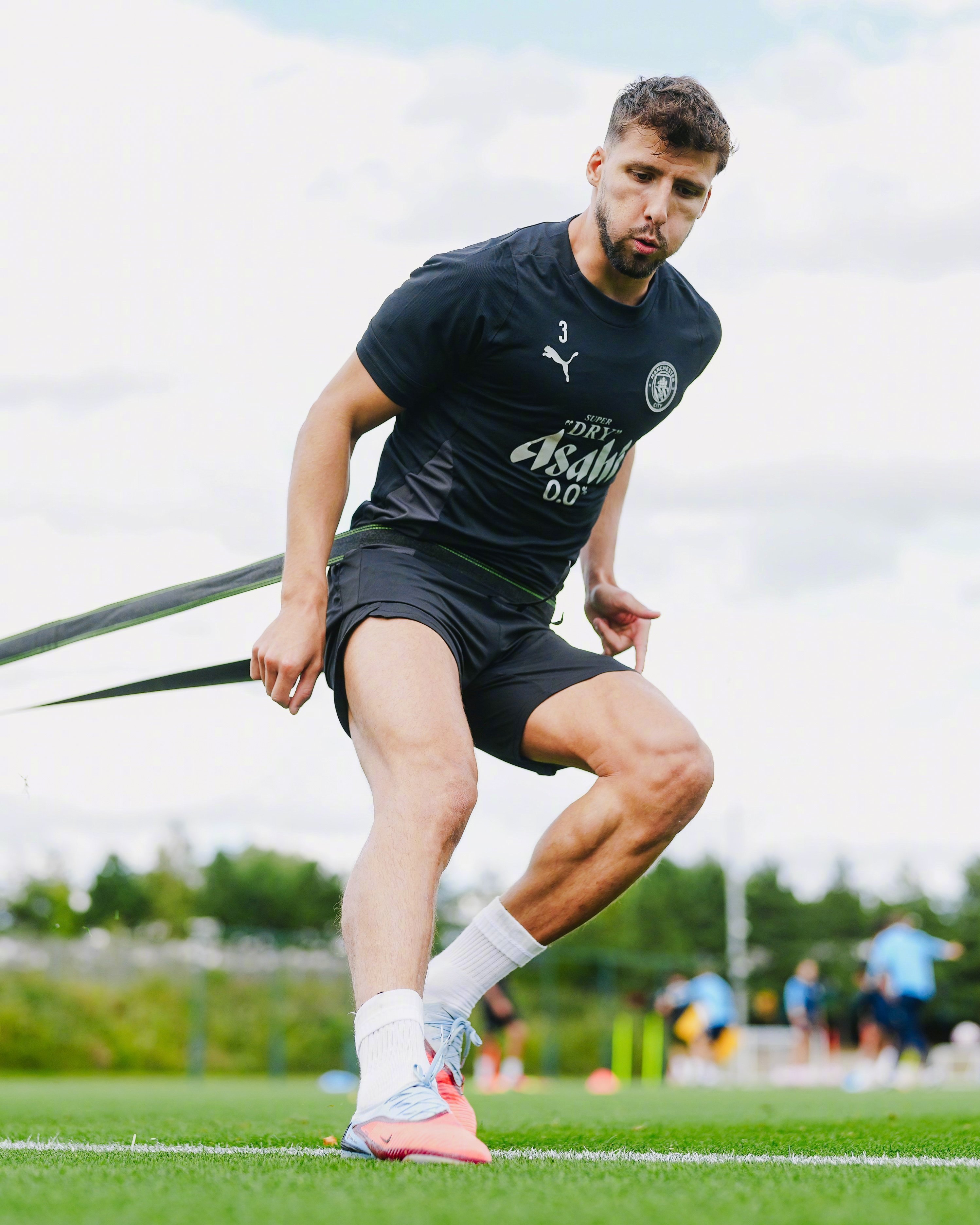 丹麦轻取曼城，罗德里高光表现的简单介绍