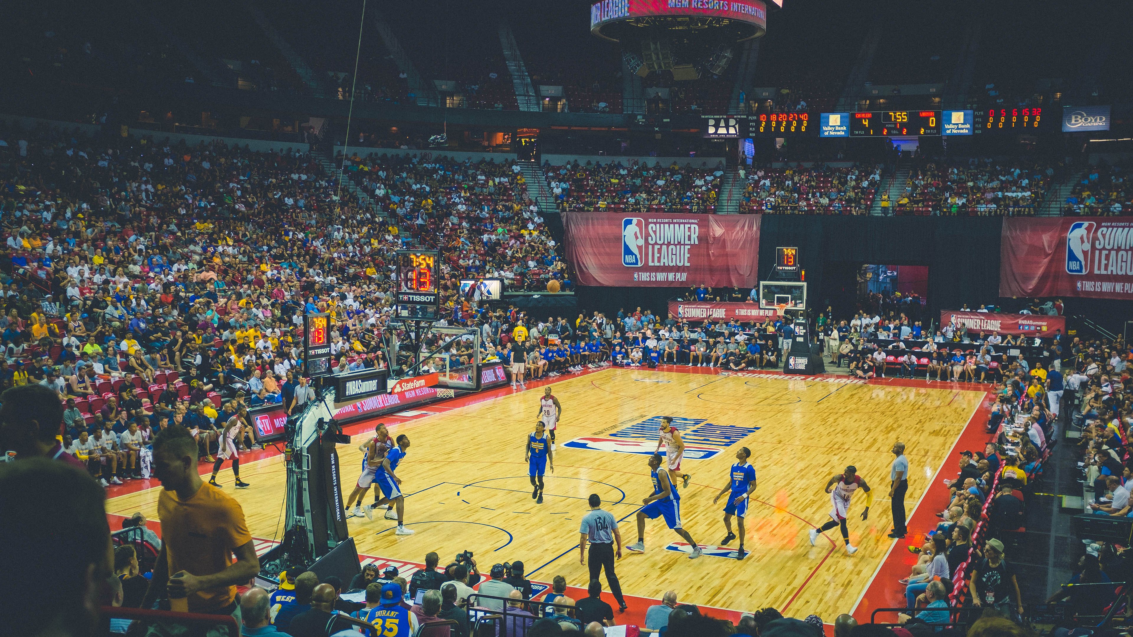 火箭对阵黄蜂，福克斯持续制造杀伤，改写比赛格局