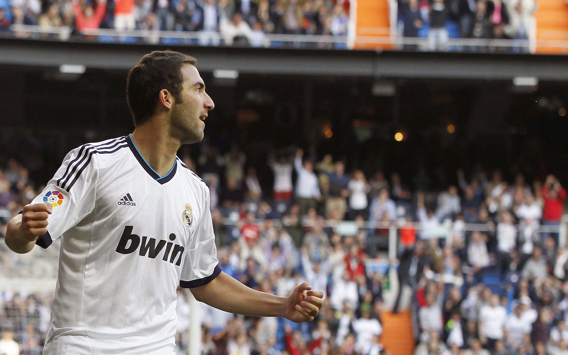 引擎咆哮中的孤胆英雄，小贾伦扛起全队的不眠之夜